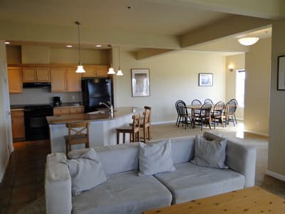 Bristol Court A-Beautiful 3 Bedroom 