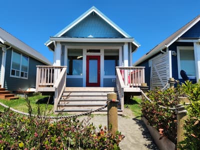 Casa de Playa-Beachfront Cottage