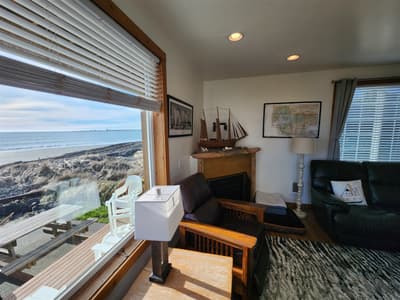 Endless Beach-Hot Tub-Beachfront