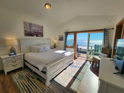 Endless Beach-Hot Tub-Beachfront