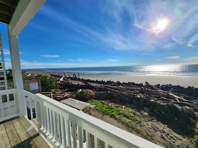 Sea Oats Cottage - Beautiful Beach Front with stunning views - Hot Tub