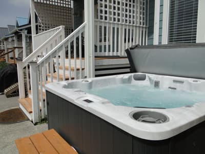 Sea Oats Cottage - Beautiful Beach Front with stunning views - Hot Tub